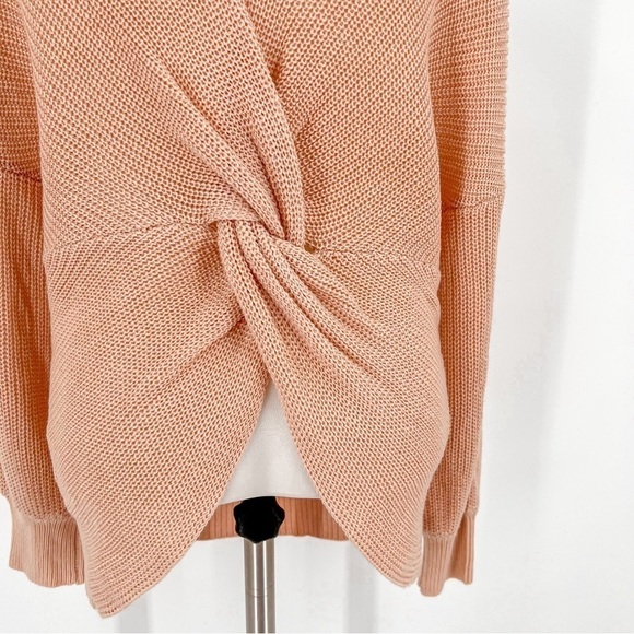 New York and Co peach colored sweater - Picture 3 of 4